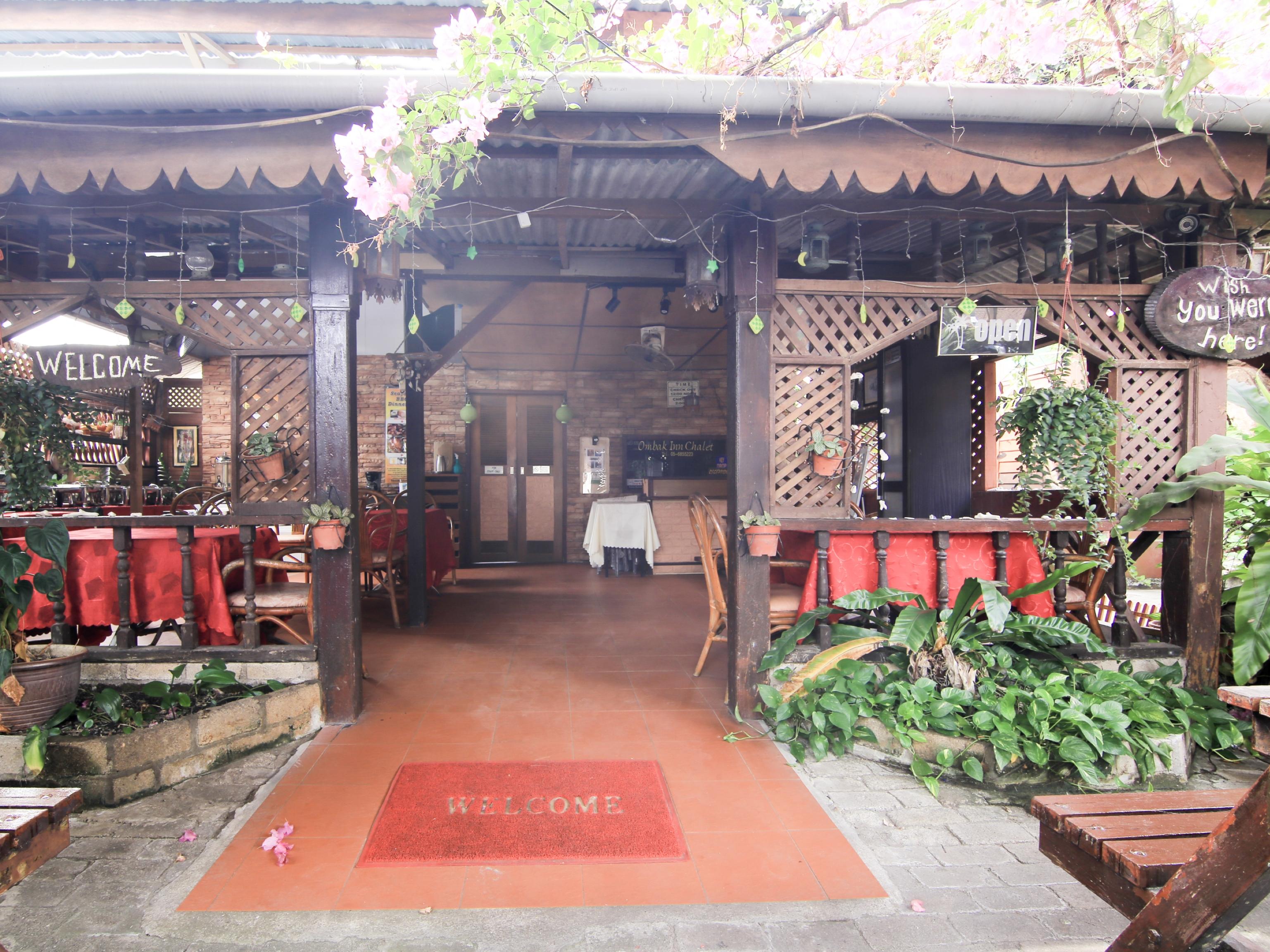 Ombak Inn Chalet Kampung Teluk Nipah Exterior photo