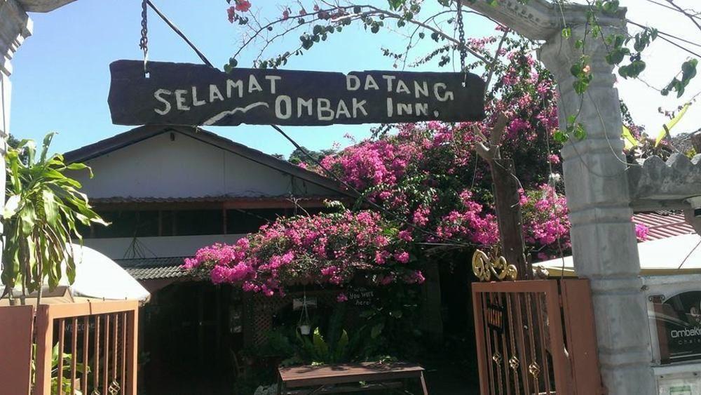 Ombak Inn Chalet Kampung Teluk Nipah Exterior photo